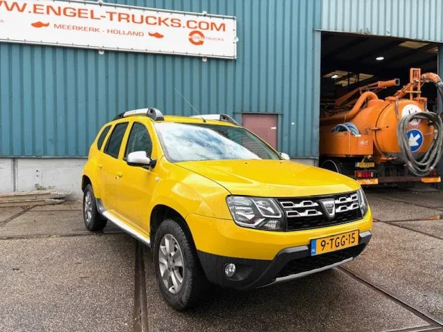 Dacia Duster 1.5DCI 4x4 MINI MPV (6 GEARS MANUAL GEARBOX / AIRCONDITIONING / CRUISE CONTROL / ETC.) - Car: picture 2 Dacia Duster 1.5DCI 4x4 MINI MPV (6 GEARS MANUAL GEARBOX / AIRCONDITIONING / CRUISE CONTROL / ETC.) - Car: picture 2