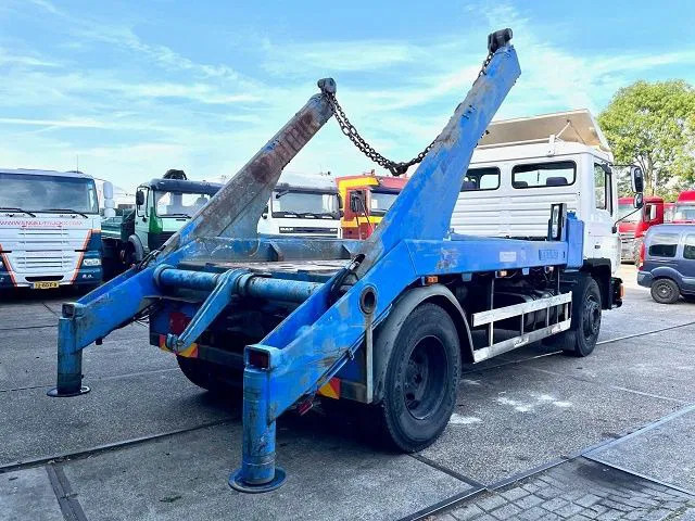 MAN 18 .232 (6 CILINDER) M90 WITH TELESCOPIC CONTAINER SYSTEM (8 GEARS MANUAL GEARBOX / EURO 1 (MECHANICAL PUMP AND INJECTORS)) - Skip loader truck: picture 3 MAN 18 .232 (6 CILINDER) M90 WITH TELESCOPIC CONTAINER SYSTEM (8 GEARS MANUAL GEARBOX / EURO 1 (MECHANICAL PUMP AND INJECTORS)) - Skip loader truck: picture 3