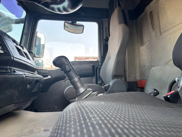 Hook lift truck MAN TGA 26.360BB 6x4 FULL STEEL MULTILIFT HOOK-ARM (ZF16 MANUAL GEARBOX / FULL STEEL SUSPENSION / REDUCTION AXLES / AIRCONDITIONING): picture 11 Hook lift truck MAN TGA 26.360BB 6x4 FULL STEEL MULTILIFT HOOK-ARM (ZF16 MANUAL GEARBOX / FULL STEEL SUSPENSION / REDUCTION AXLES / AIRCONDITIONING): picture 11