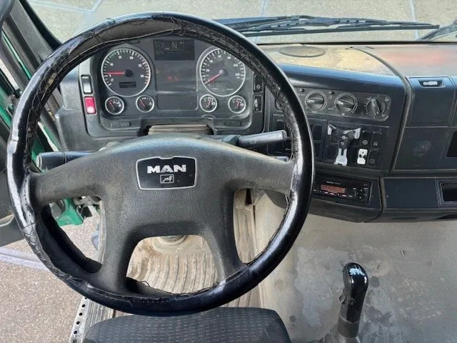 Hook lift truck MAN TGA 26.360BB 6x4 FULL STEEL MULTILIFT HOOK-ARM (ZF16 MANUAL GEARBOX / FULL STEEL SUSPENSION / REDUCTION AXLES / AIRCONDITIONING): picture 9 Hook lift truck MAN TGA 26.360BB 6x4 FULL STEEL MULTILIFT HOOK-ARM (ZF16 MANUAL GEARBOX / FULL STEEL SUSPENSION / REDUCTION AXLES / AIRCONDITIONING): picture 9