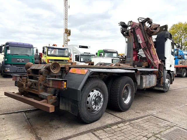 Mercedes-Benz Actros 2540 L 6x2 MP1 WITH V-CRANE & HOOK-ARM SYSTEM (EPS WITH CLUTCH (3 PEDALS) / REDUCTION AXLE / STEEL-/AIR SUSPENSION / P.T. - Hook lift truck, Crane truck: picture 3 Mercedes-Benz Actros 2540 L 6x2 MP1 WITH V-CRANE & HOOK-ARM SYSTEM (EPS WITH CLUTCH (3 PEDALS) / REDUCTION AXLE / STEEL-/AIR SUSPENSION / P.T. - Hook lift truck, Crane truck: picture 3