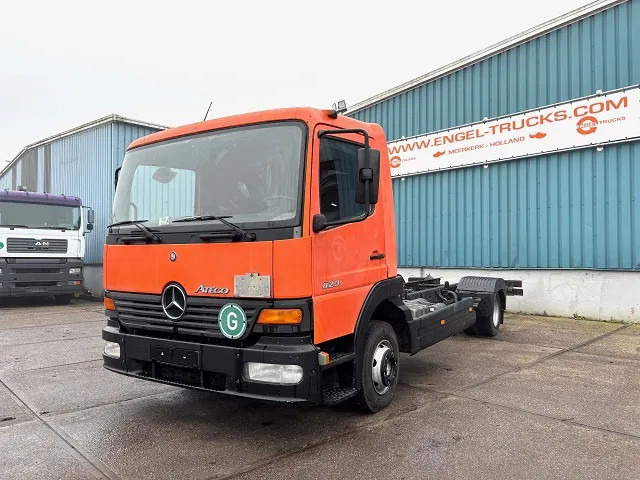 Mercedes-Benz Atego 823L DAY CAB (6-CILINDER) 4x2 CHASSIS (MANUAL GEARBOX / SPER DIFFERENTIAL / 6-CILINDER ENGINE) - Cab chassis truck: picture 1 Mercedes-Benz Atego 823L DAY CAB (6-CILINDER) 4x2 CHASSIS (MANUAL GEARBOX / SPER DIFFERENTIAL / 6-CILINDER ENGINE) - Cab chassis truck: picture 1
