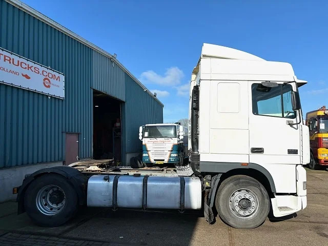 DAF 95.380 XF SPACECAB (EURO 2 / ZF16 MANUAL GEARBOX / D.E.B. ENGINE BRAKE / AIRCONDITIONING) - Tractor unit: picture 4 DAF 95.380 XF SPACECAB (EURO 2 / ZF16 MANUAL GEARBOX / D.E.B. ENGINE BRAKE / AIRCONDITIONING) - Tractor unit: picture 4