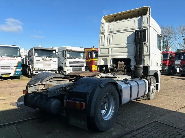 DAF 95.380 XF SPACECAB (EURO 2 / ZF16 MANUAL GEARBOX / D.E.B. ENGINE BRAKE / AIRCONDITIONING) - Tractor unit: picture 3 DAF 95.380 XF SPACECAB (EURO 2 / ZF16 MANUAL GEARBOX / D.E.B. ENGINE BRAKE / AIRCONDITIONING) - Tractor unit: picture 3