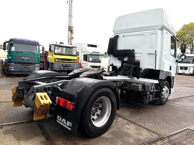 DAF CF 85.460 SPACECAB 4x2 (AS-TRONIC / MX-BRAKE / AIRCONDITIONING / ADR-VLG / FRIDGE / EURO 5 / ETC.) - Tractor unit: picture 3 DAF CF 85.460 SPACECAB 4x2 (AS-TRONIC / MX-BRAKE / AIRCONDITIONING / ADR-VLG / FRIDGE / EURO 5 / ETC.) - Tractor unit: picture 3