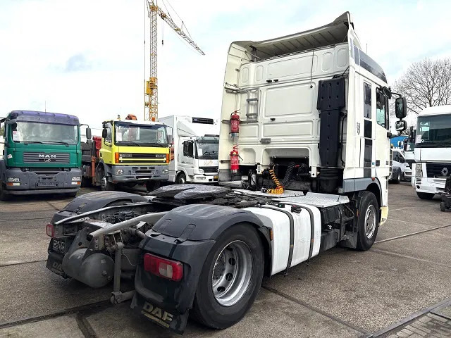 DAF XF 105.460 ATE SPACECAB (EURO 5 / ZF16 MANUAL GEARBOX / 995+500 LITER DIESELTANK / FRIDGE UNDER BED / ETC.) - Tractor unit: picture 3 DAF XF 105.460 ATE SPACECAB (EURO 5 / ZF16 MANUAL GEARBOX / 995+500 LITER DIESELTANK / FRIDGE UNDER BED / ETC.) - Tractor unit: picture 3