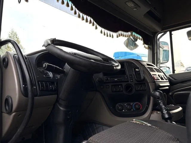 Tractor unit DAF XF 105.460 ATE SPACECAB (EURO 5 / ZF16 MANUAL GEARBOX / 995+500 LITER DIESELTANK / FRIDGE UNDER BED / ETC.): picture 9 Tractor unit DAF XF 105.460 ATE SPACECAB (EURO 5 / ZF16 MANUAL GEARBOX / 995+500 LITER DIESELTANK / FRIDGE UNDER BED / ETC.): picture 9
