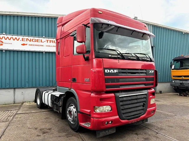 DAF XF 105.460 SPACECAB (ZF16 MANUAL GEARBOX / MX-BRAKE / 870+430 LITER TANK / AIRCONDITIONING / FRIDGE) - Tractor unit: picture 2 DAF XF 105.460 SPACECAB (ZF16 MANUAL GEARBOX / MX-BRAKE / 870+430 LITER TANK / AIRCONDITIONING / FRIDGE) - Tractor unit: picture 2