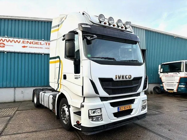Iveco Stralis 440.42 /TP HIGH-WAY (EURO 6 / AUTOMATIC GEARBOX / 2x TANK / FRIDGE / AIRCONDITIONING / ETC.) - Tractor unit: picture 2 Iveco Stralis 440.42 /TP HIGH-WAY (EURO 6 / AUTOMATIC GEARBOX / 2x TANK / FRIDGE / AIRCONDITIONING / ETC.) - Tractor unit: picture 2