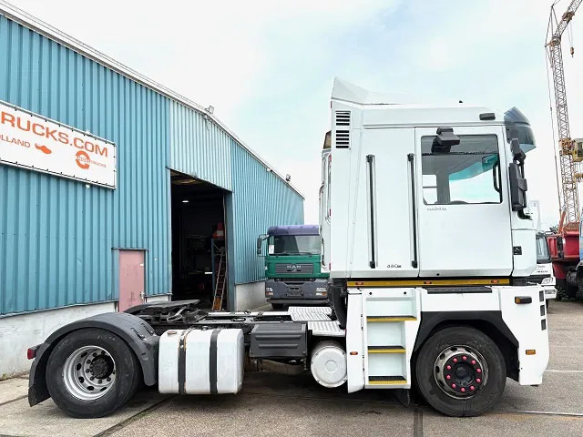 Renault Magnum AE 480 DXI (MANUAL GEARBOX / ZF-INTARDER / AIRCONDITIONING / 2x DIESELTANK / COMPLETE SPOILERSET / ETC.) - Tractor unit: picture 4 Renault Magnum AE 480 DXI (MANUAL GEARBOX / ZF-INTARDER / AIRCONDITIONING / 2x DIESELTANK / COMPLETE SPOILERSET / ETC.) - Tractor unit: picture 4