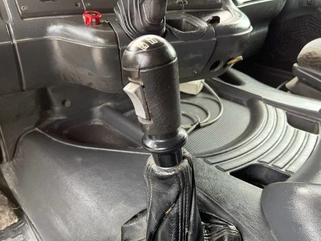 Scania R114-340 LA 4x2 (2 FUEL LINES!!) (EURO 2 / 12 GEARS MANUAL GEARBOX / HYDRAULIC KIT) leasing Scania R114-340 LA 4x2 (2 FUEL LINES!!) (EURO 2 / 12 GEARS MANUAL GEARBOX / HYDRAULIC KIT): picture 9 Scania R114-340 LA 4x2 (2 FUEL LINES!!) (EURO 2 / 12 GEARS MANUAL GEARBOX / HYDRAULIC KIT) leasing Scania R114-340 LA 4x2 (2 FUEL LINES!!) (EURO 2 / 12 GEARS MANUAL GEARBOX / HYDRAULIC KIT): picture 9