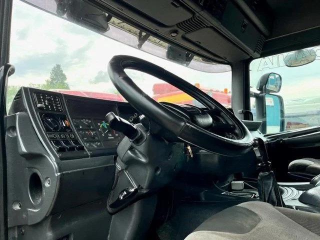 Scania R114-340 LA 4x2 (2 FUEL LINES!!) (EURO 2 / 12 GEARS MANUAL GEARBOX / HYDRAULIC KIT) leasing Scania R114-340 LA 4x2 (2 FUEL LINES!!) (EURO 2 / 12 GEARS MANUAL GEARBOX / HYDRAULIC KIT): picture 7 Scania R114-340 LA 4x2 (2 FUEL LINES!!) (EURO 2 / 12 GEARS MANUAL GEARBOX / HYDRAULIC KIT) leasing Scania R114-340 LA 4x2 (2 FUEL LINES!!) (EURO 2 / 12 GEARS MANUAL GEARBOX / HYDRAULIC KIT): picture 7