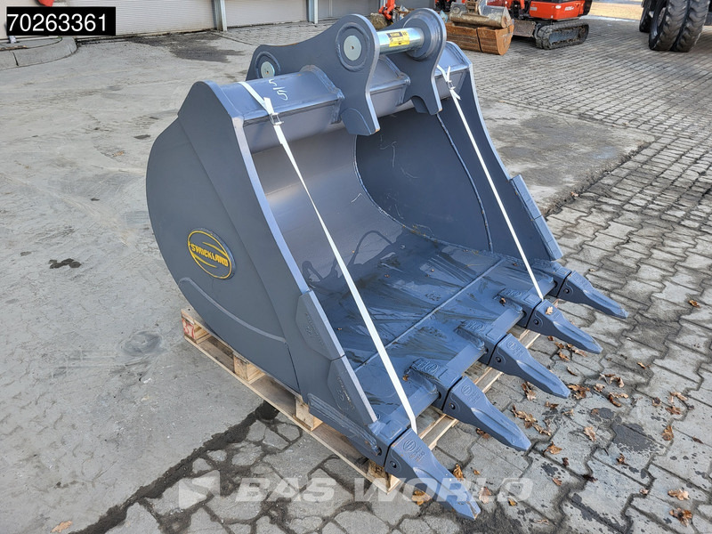 Strickland 13T - Attachment: picture 2 Strickland 13T - Attachment: picture 2