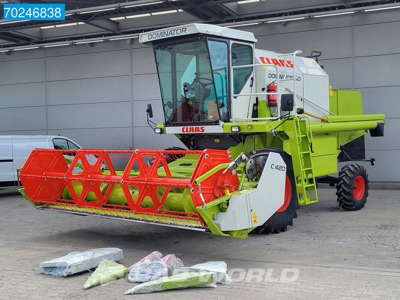 Claas Dominator 130 Dominator 130 4X2 4Mtr HEADER - PERKINS TIER 3 - Combine harvester: picture 2 Claas Dominator 130 Dominator 130 4X2 4Mtr HEADER - PERKINS TIER 3 - Combine harvester: picture 2