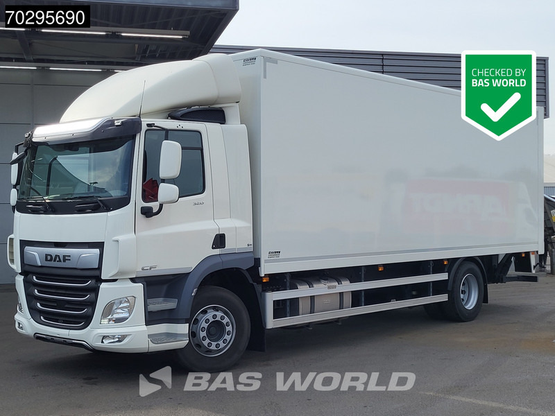 DAF CF 320 4X2 LOW Mileage! 2000kg Ladebordwand Automatic Navi ACC Euro 6 - Box truck: picture 1 DAF CF 320 4X2 LOW Mileage! 2000kg Ladebordwand Automatic Navi ACC Euro 6 - Box truck: picture 1