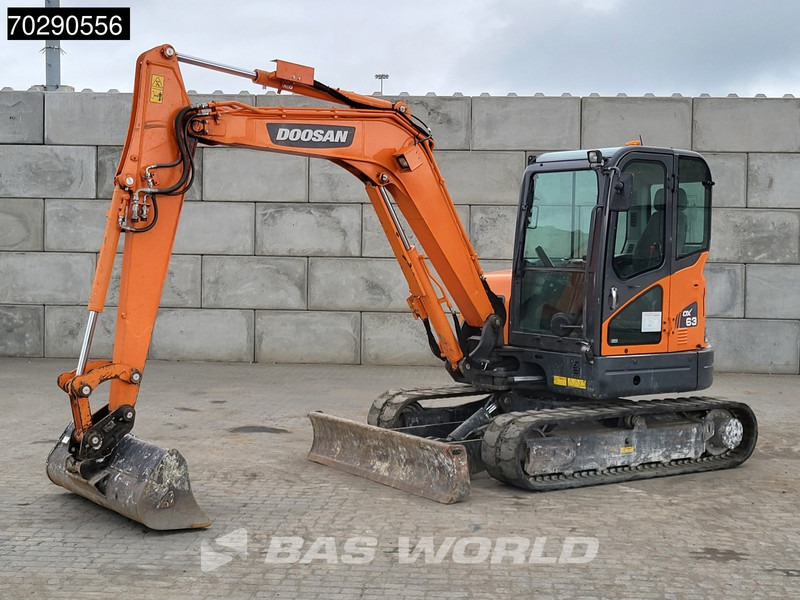 Doosan DX63-3 3 BUCKETS - A/C - Mini excavator: picture 3 Doosan DX63-3 3 BUCKETS - A/C - Mini excavator: picture 3