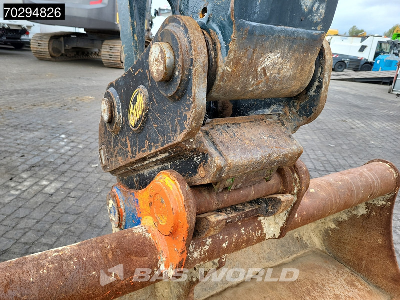 Crawler excavator Hyundai HX220 AL: picture 12 Crawler excavator Hyundai HX220 AL: picture 12