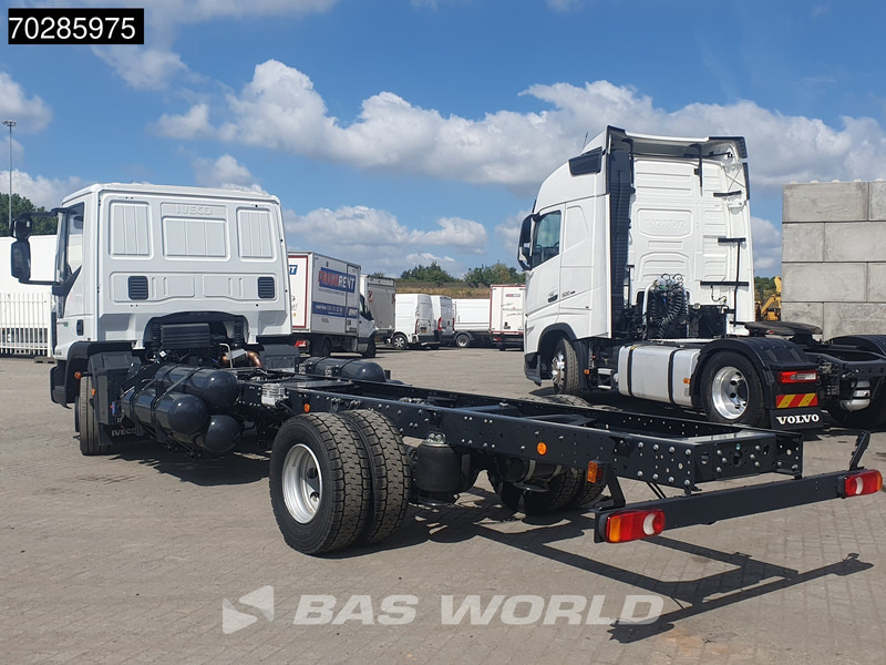 Iveco Eurocargo 120LE210 4X2 NEW 12tons chassis! CNG Engine TELMA Retarder Manual Euro 6 - Cab chassis truck: picture 2 Iveco Eurocargo 120LE210 4X2 NEW 12tons chassis! CNG Engine TELMA Retarder Manual Euro 6 - Cab chassis truck: picture 2