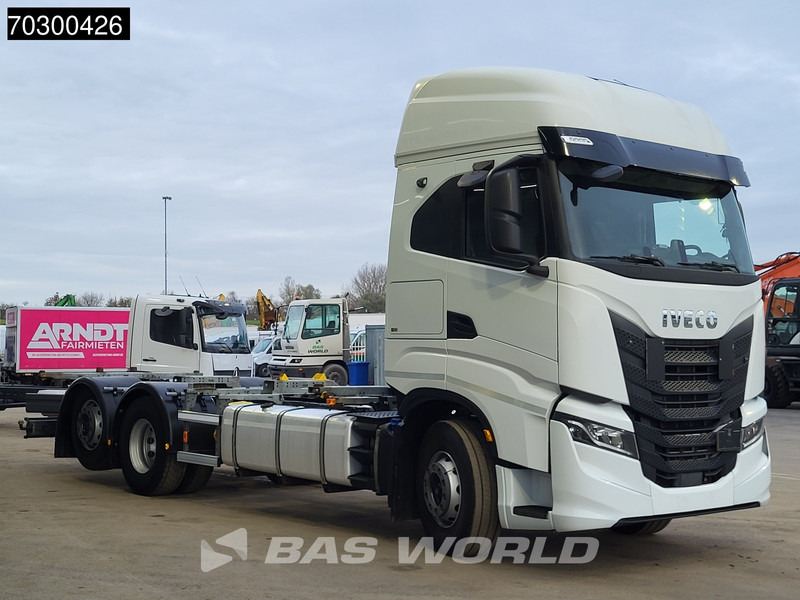 Iveco S-Way 510 6X2 Retarder Full Air Lift Axle BDF Euro 6 - Container transporter/ Swap body truck: picture 3 Iveco S-Way 510 6X2 Retarder Full Air Lift Axle BDF Euro 6 - Container transporter/ Swap body truck: picture 3
