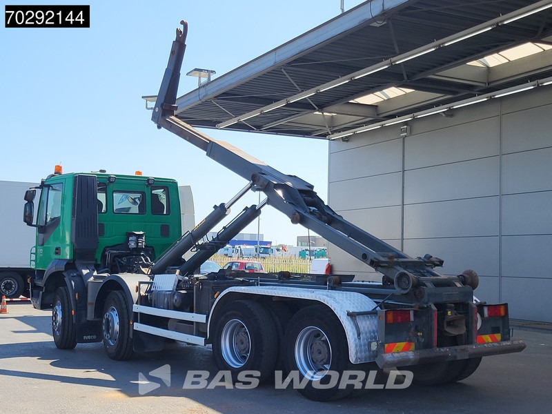 Iveco Trakker 410 8X4 Hyvalift 26-65S Hooklift Manual Big-Axle EEV - Hook lift truck: picture 2 Iveco Trakker 410 8X4 Hyvalift 26-65S Hooklift Manual Big-Axle EEV - Hook lift truck: picture 2