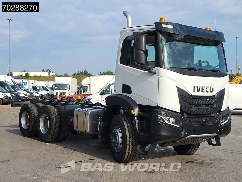 Iveco X-Way 460 6X4 NEW chassis Retarder Big-Axle Full Steel Navi Euro 6 - Cab chassis truck: picture 3 Iveco X-Way 460 6X4 NEW chassis Retarder Big-Axle Full Steel Navi Euro 6 - Cab chassis truck: picture 3