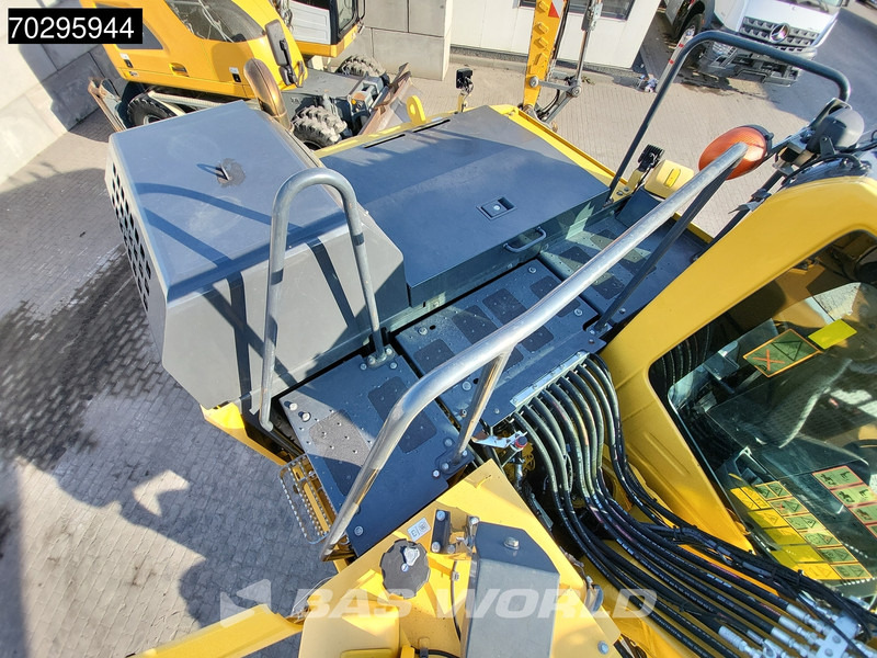 Wheel excavator Komatsu PW180 -11: picture 9