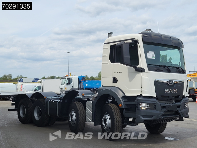 MAN TGS 41.400 8X4 New 8x4 chassis Engine PTO Steelsuspension Big-Axle Manual Euro 2 - Cab chassis truck: picture 3 MAN TGS 41.400 8X4 New 8x4 chassis Engine PTO Steelsuspension Big-Axle Manual Euro 2 - Cab chassis truck: picture 3