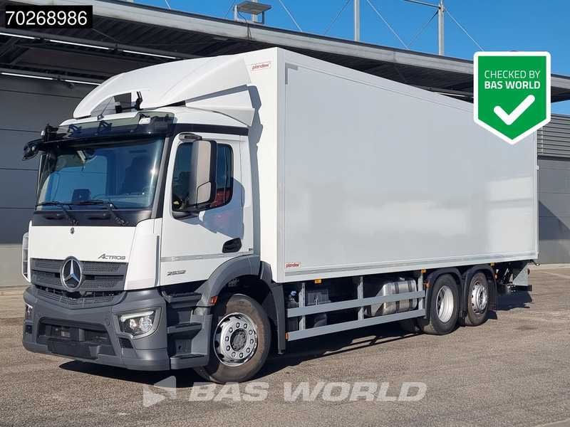 Mercedes-Benz Actros 2532 6X2 NEW 2000kg Ladebordwand Navi Lenkachse Euro 6 - Box truck: picture 1 Mercedes-Benz Actros 2532 6X2 NEW 2000kg Ladebordwand Navi Lenkachse Euro 6 - Box truck: picture 1
