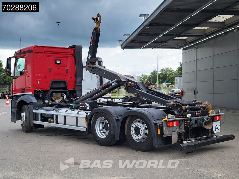 Mercedes-Benz Antos 2643 6X2 20tons HIAB 0PT20S59 Retarder Lift Axle Automatic ACC Euro 6 - Hook lift truck: picture 2 Mercedes-Benz Antos 2643 6X2 20tons HIAB 0PT20S59 Retarder Lift Axle Automatic ACC Euro 6 - Hook lift truck: picture 2