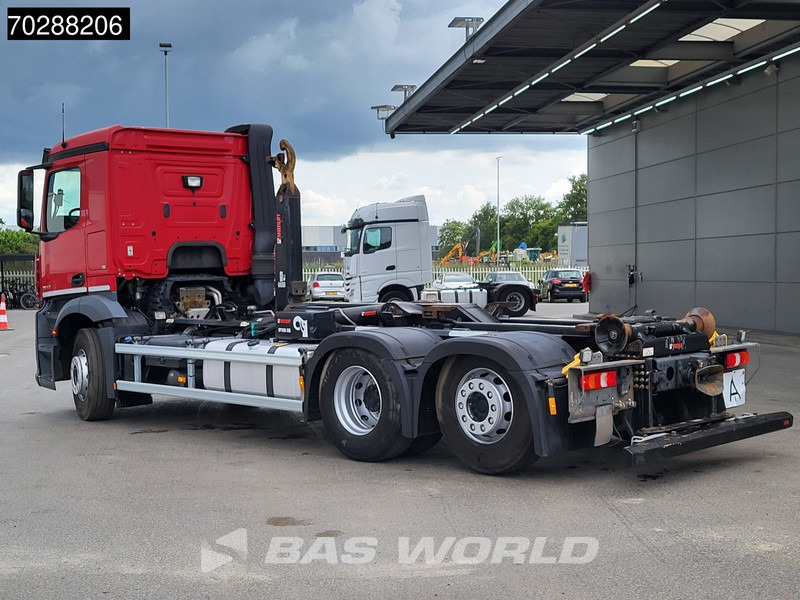 Mercedes-Benz Antos 2643 6X2 20tons HIAB 0PT20S59 Retarder Lift Axle Automatic ACC Euro 6 - Hook lift truck: picture 5 Mercedes-Benz Antos 2643 6X2 20tons HIAB 0PT20S59 Retarder Lift Axle Automatic ACC Euro 6 - Hook lift truck: picture 5