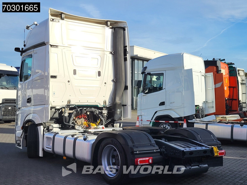 Mercedes-Benz Actros 1845 4X2 GigaSpace Mega Retarder 2xTanks ACC Standklima Euro 6 - Tractor unit: picture 2 Mercedes-Benz Actros 1845 4X2 GigaSpace Mega Retarder 2xTanks ACC Standklima Euro 6 - Tractor unit: picture 2