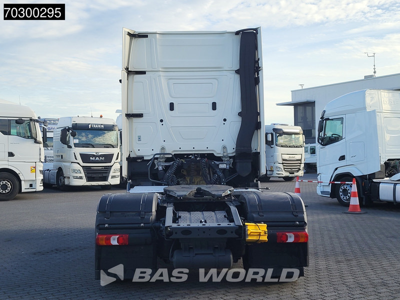Tractor unit Mercedes-Benz Actros 1845 4X2 GigaSpace Retarder MirrorCam Navi Euro 6: picture 16