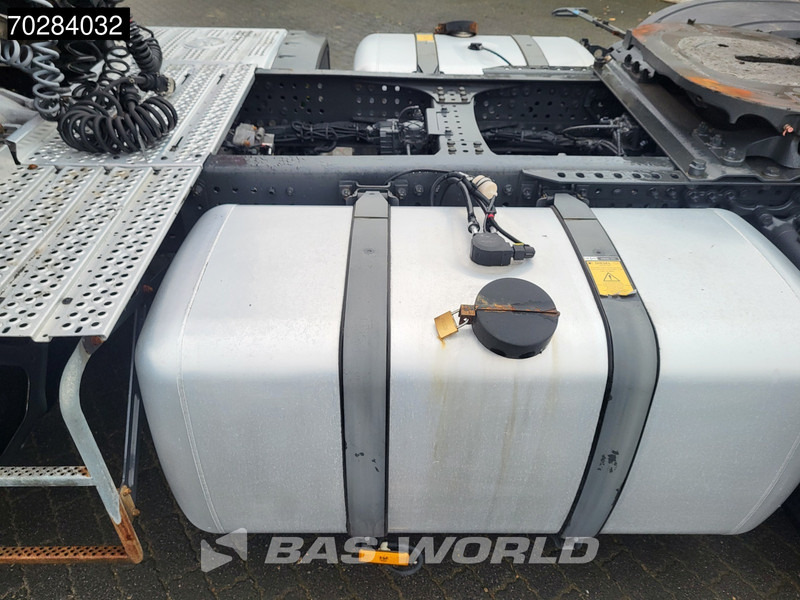 Tractor unit Mercedes-Benz Actros 1845 Actros 4X2 BigSpace 2xTanks MirrorCam Euro 6: picture 12