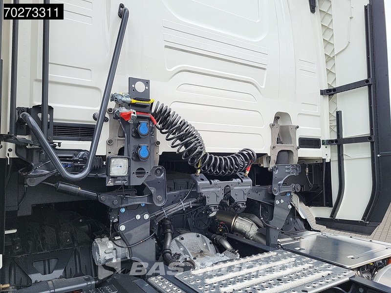 New Tractor unit Scania S460 4X2 NEW! Retarder 2x Tanks ACC Navi Standklima: picture 10
