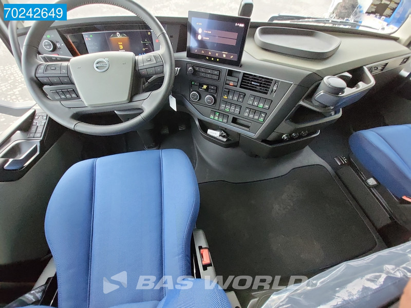 Interior photo 2: New Tractor unit Volvo FH 460 6X2 XL ACC VEB+ LED Liftachse Euro 6