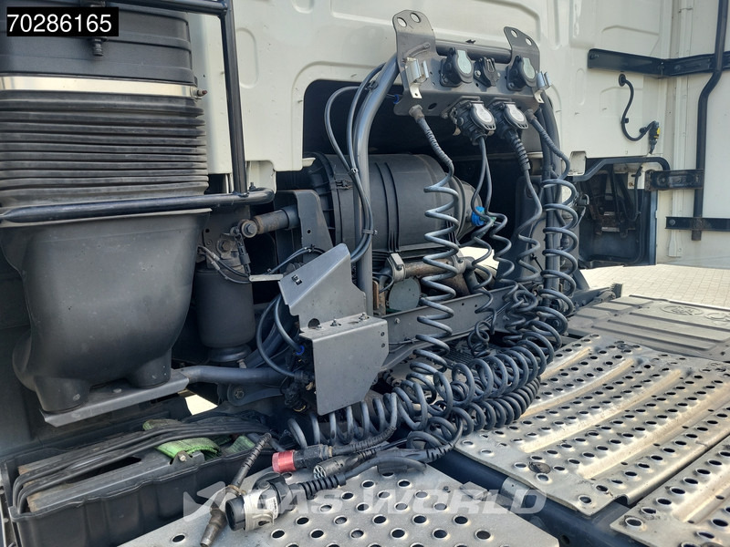 Tractor unit Volvo FH 540 4X2 2x Tanks I-Park Cool ACC Euro 6: picture 12
