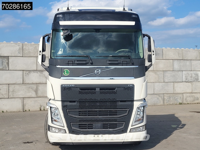 Tractor unit Volvo FH 540 4X2 2x Tanks I-Park Cool ACC Euro 6: picture 6