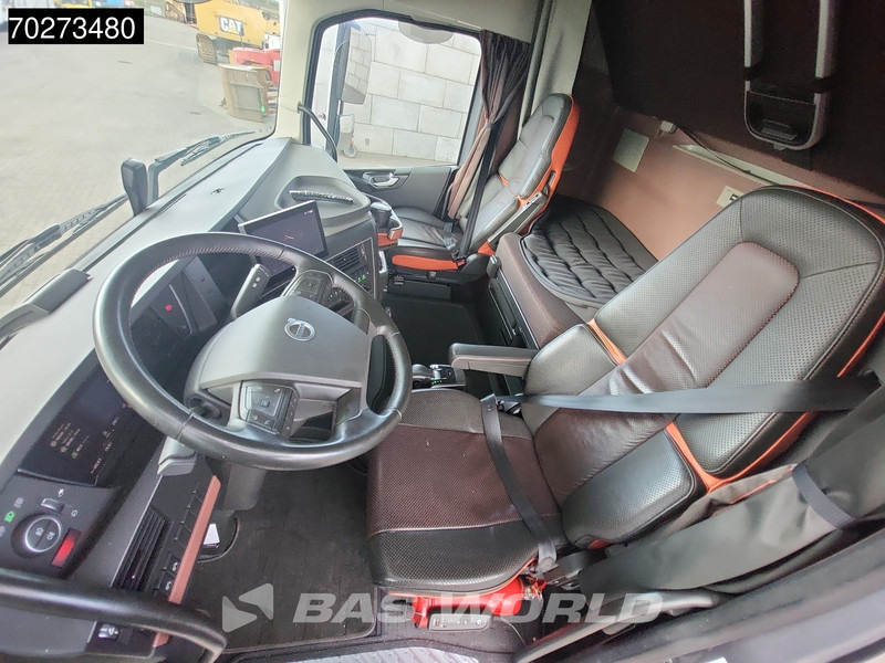 Tractor unit Volvo FH16 750 4X2 NL-Truck APK 08-2026! XL 2x Tanks Standklima ACC Alcoa's LED: picture 20
