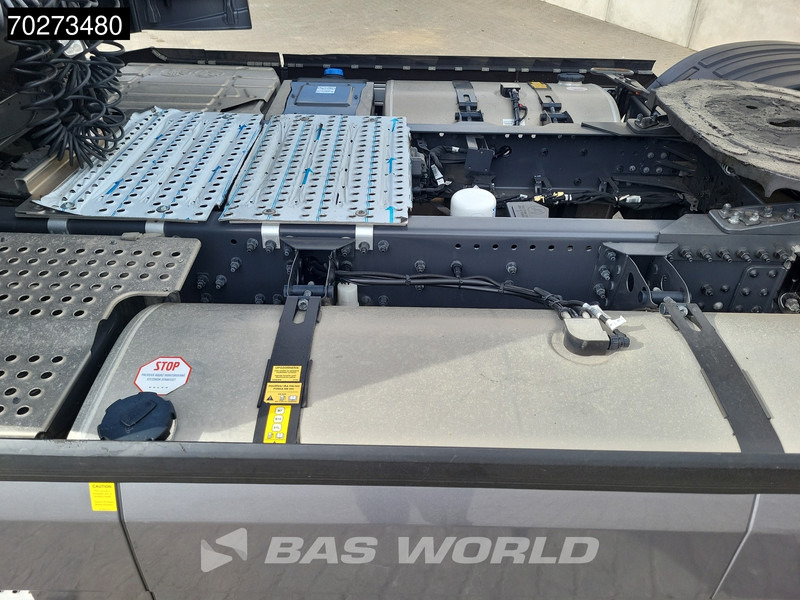 Tractor unit Volvo FH16 750 4X2 NL-Truck APK 08-2026! XL 2x Tanks Standklima ACC Alcoa's LED: picture 8