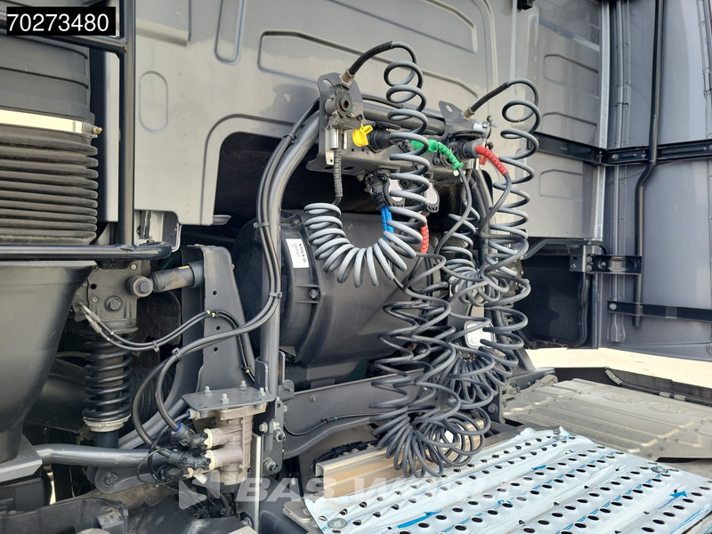 Tractor unit Volvo FH16 750 4X2 NL-Truck APK 08-2026! XL 2x Tanks Standklima ACC Alcoa's LED: picture 6