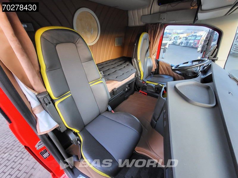 Volvo FH16 750 FH16 6X2 Special-Interior Full-Air Work-Remote Dynamic Steering Alcoa ACC Xenon - Tractor unit: picture 5 Volvo FH16 750 FH16 6X2 Special-Interior Full-Air Work-Remote Dynamic Steering Alcoa ACC Xenon - Tractor unit: picture 5