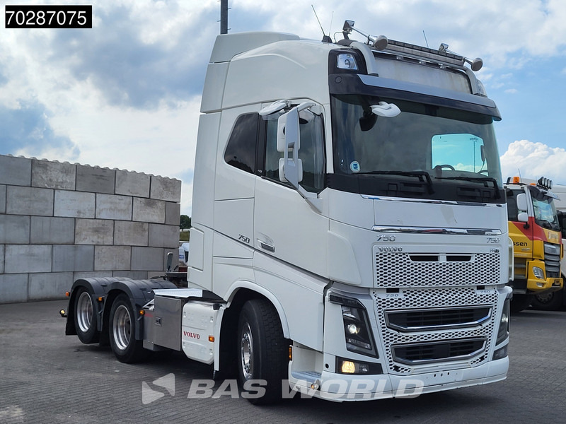 Volvo FH16 750 FH16 6X4 Retarder Liftachse Full-Air Xenon Euro 6 - Tractor unit: picture 3 Volvo FH16 750 FH16 6X4 Retarder Liftachse Full-Air Xenon Euro 6 - Tractor unit: picture 3