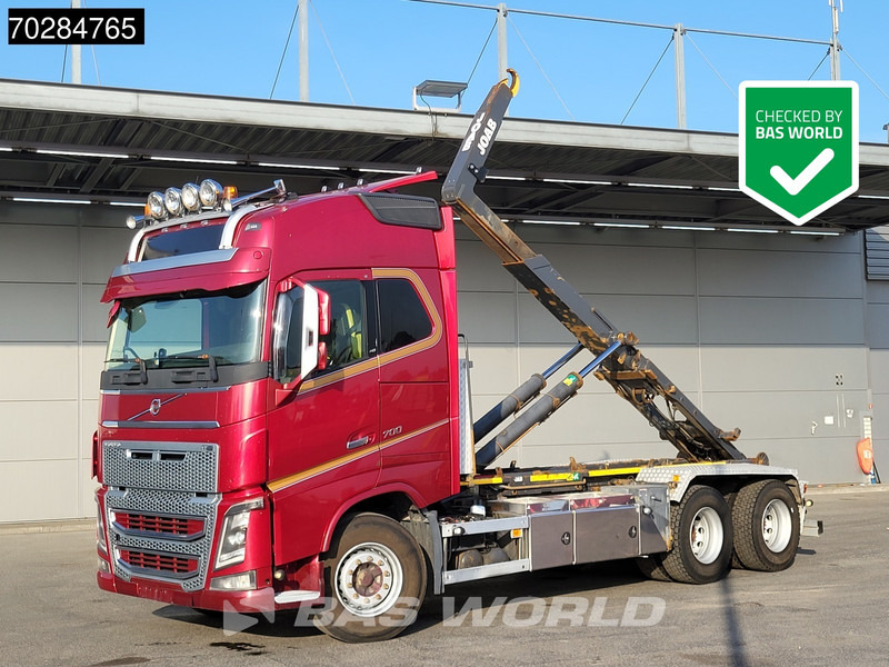Volvo FH16 700 FH16 6X4 Full Air 20t Hook Xenon Euro 5 - Hook lift truck: picture 1 Volvo FH16 700 FH16 6X4 Full Air 20t Hook Xenon Euro 5 - Hook lift truck: picture 1