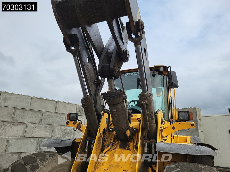 Wheel loader Volvo L120 E Quick Coupler: picture 10