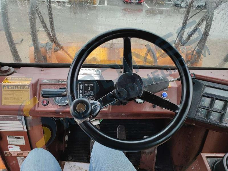 Wheel loader Case W30: picture 36