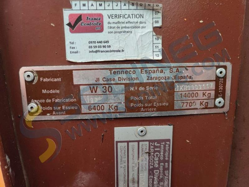 Wheel loader Case W30: picture 45