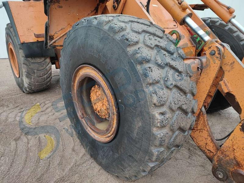 Wheel loader Case W30: picture 17