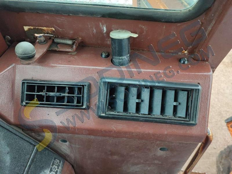 Wheel loader Case W30: picture 42