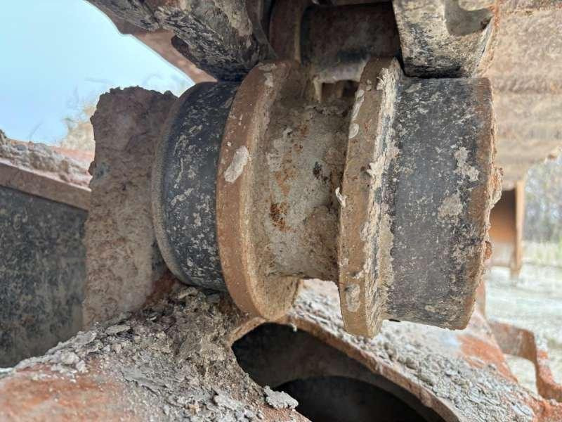 Crawler excavator Caterpillar 329ELN: picture 17