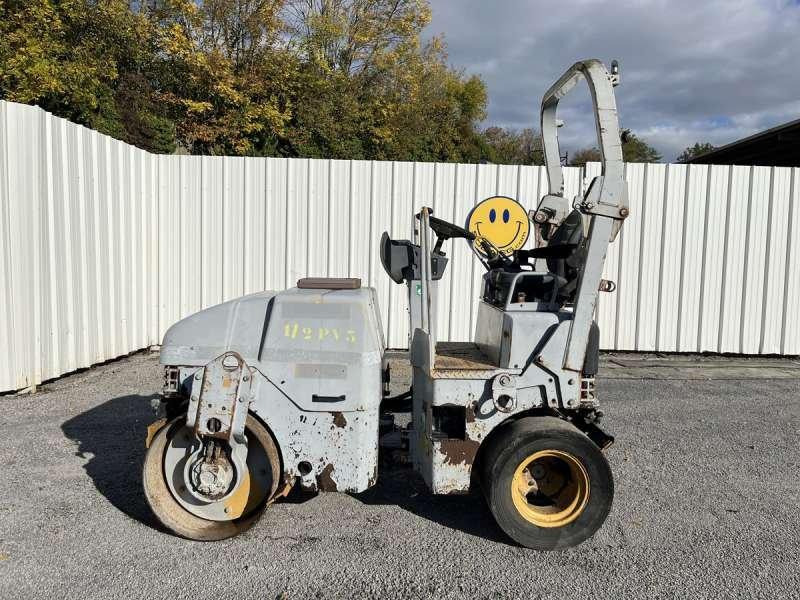 Caterpillar CB225E - Road roller: picture 3 Caterpillar CB225E - Road roller: picture 3